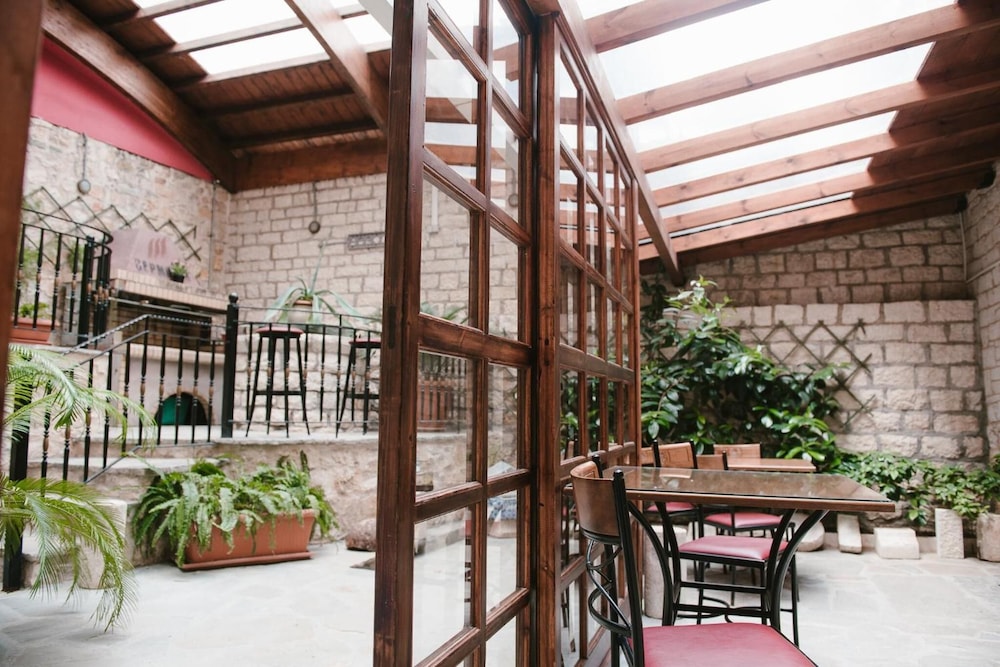 KENTRIKON HOTEL 21/23