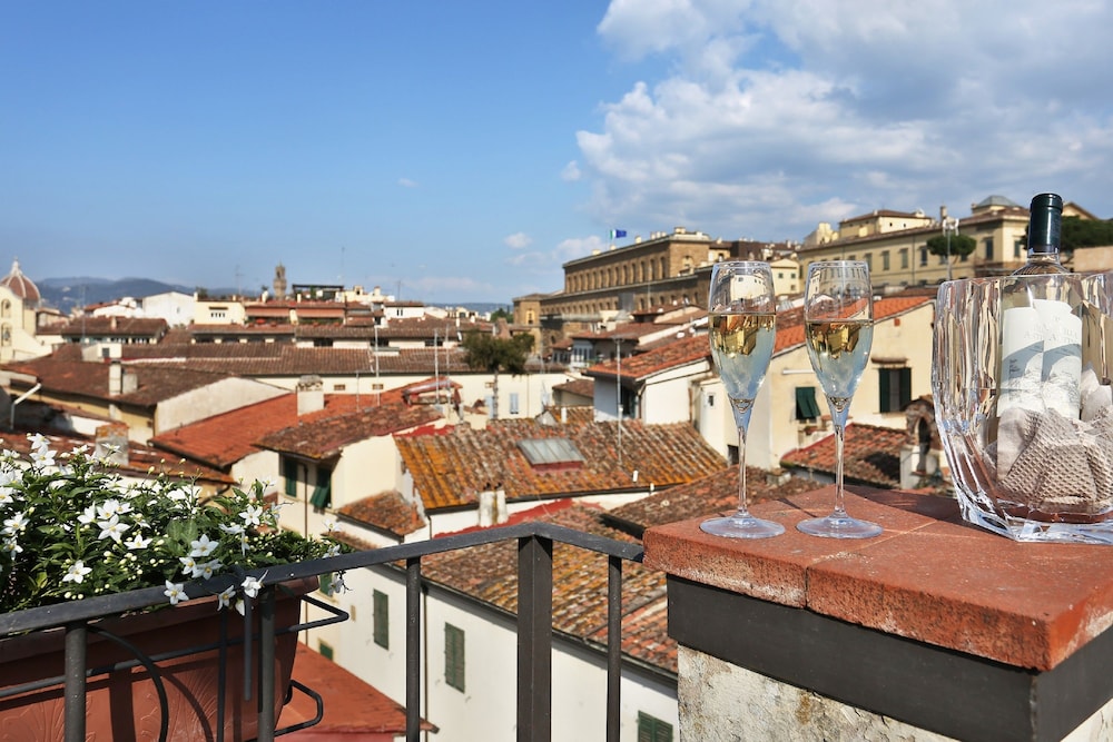 Borgo Tegolaio Terrace 18/28