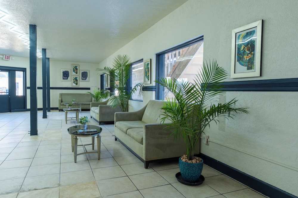 Travelodge by Wyndham Farmington Hwy 64 48/70