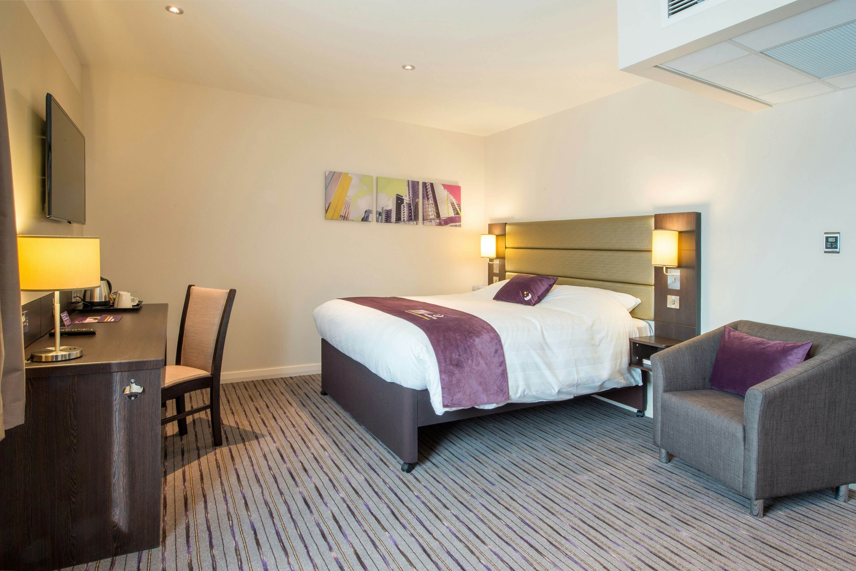 Premier Inn Yeovil Town Centre Hotel 26/49