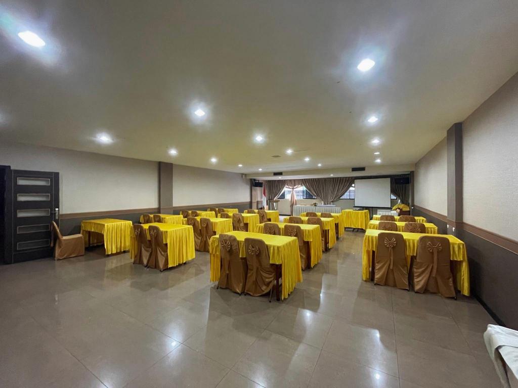 OYO 1178 Plaza Hotel Tanjung Pinang 45/50