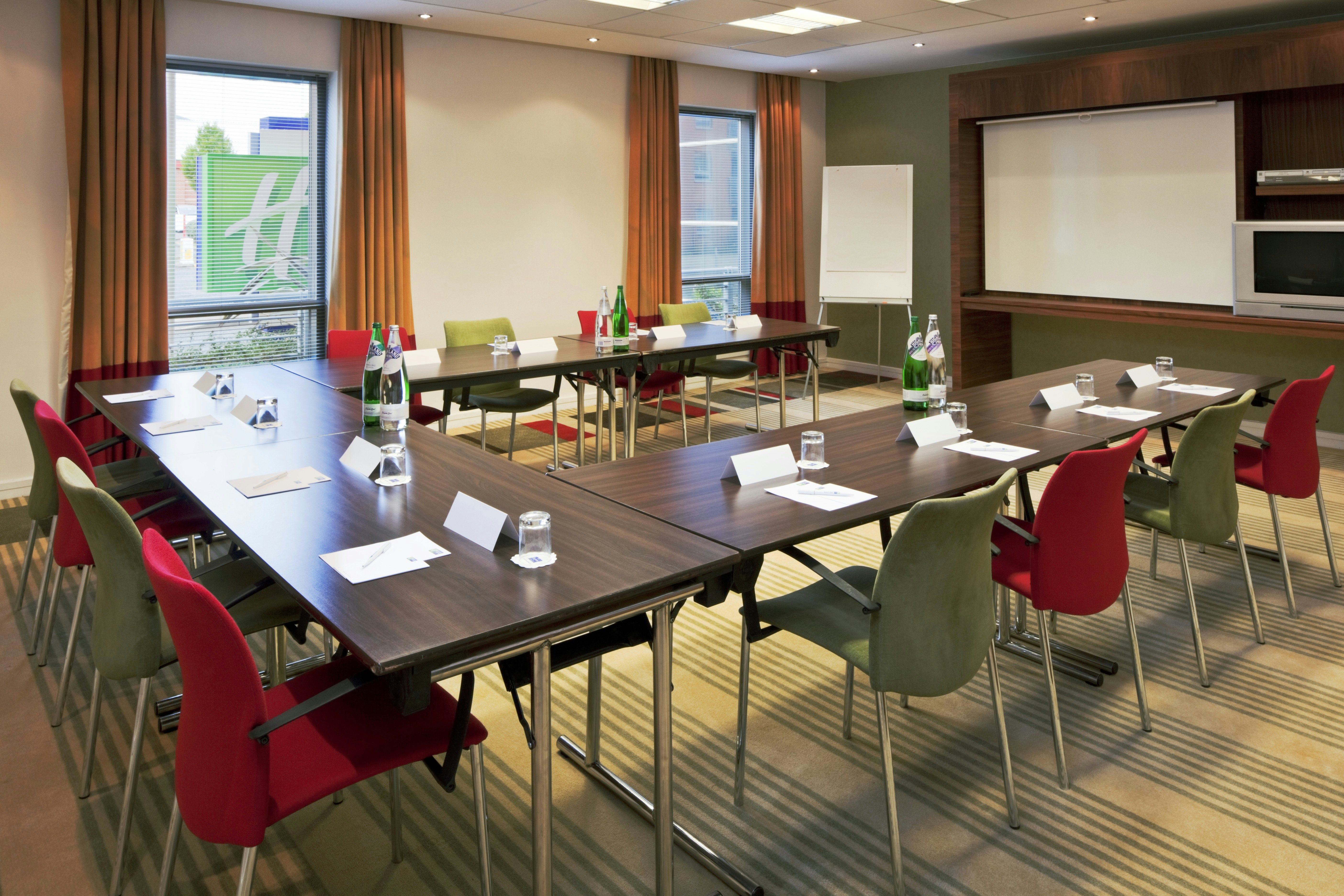 Holiday Inn Express Stevenage 62/66