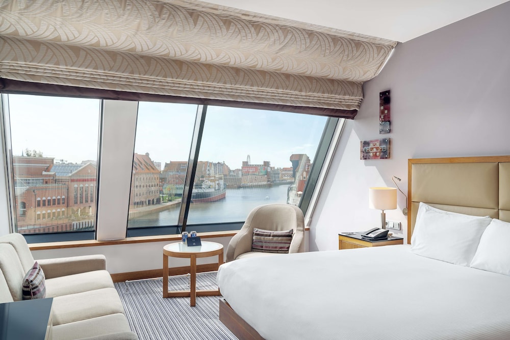 Hilton Gdansk 25/77