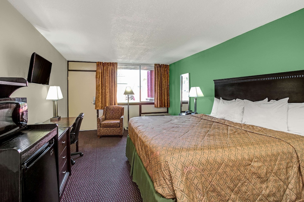 Days Inn by Wyndham York Alabama 15/32
