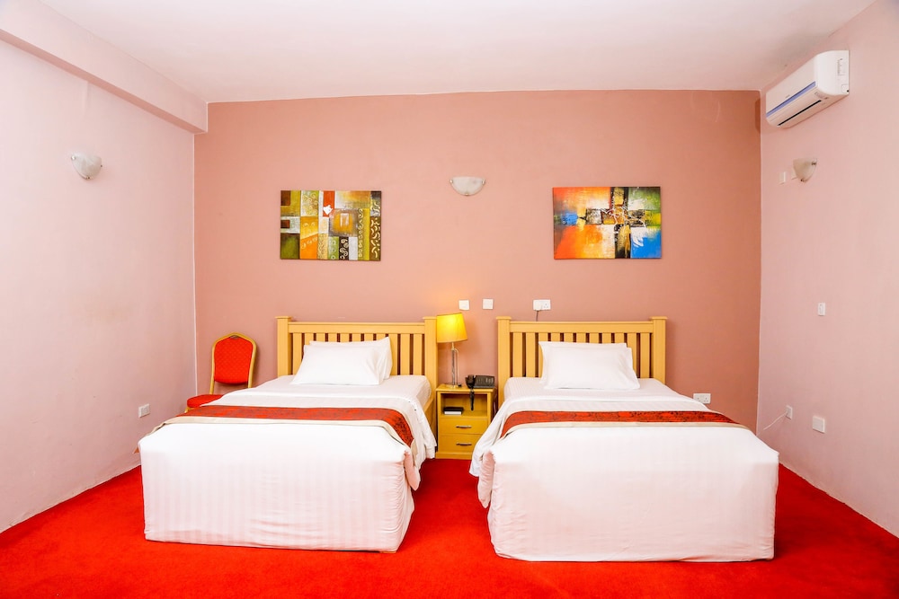 Hotel 7 Seasons Entebbe 18/55