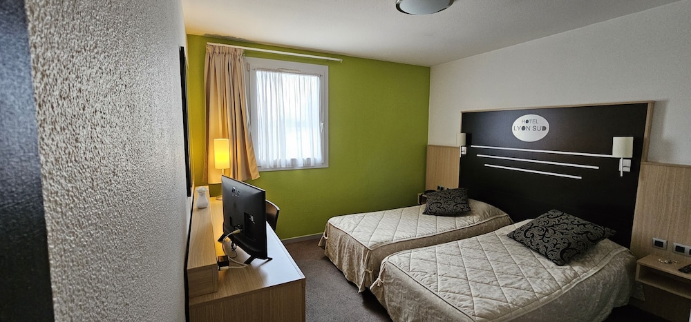 COMFORT, TWIN BEDS