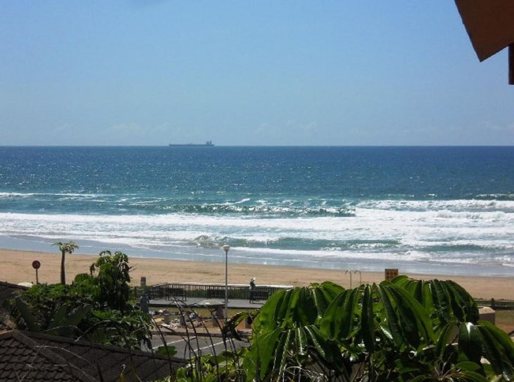 Beachfront Cabanas 19/34
