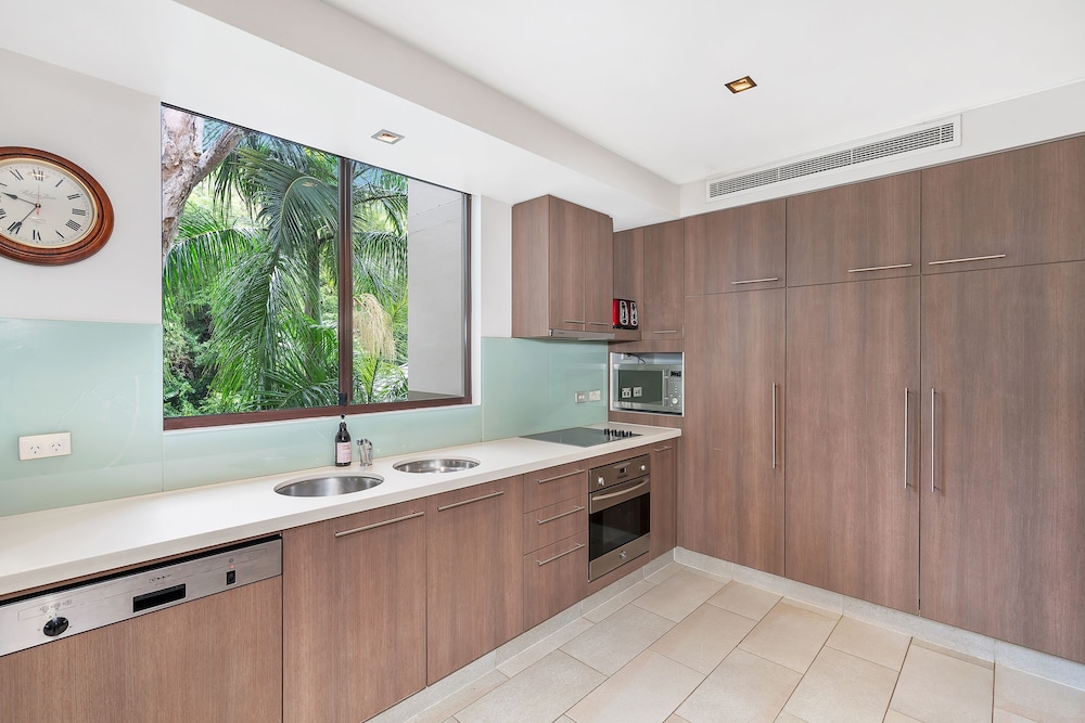 Apartment 316 at Sea Temple Palm Cove 4/50
