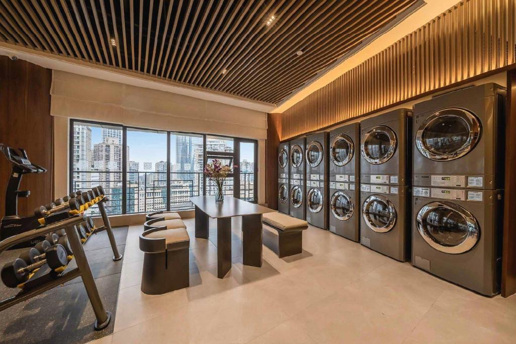 SSAW Boutique Hotel (Jiefangbei Hongya Cave Branch) 59/79