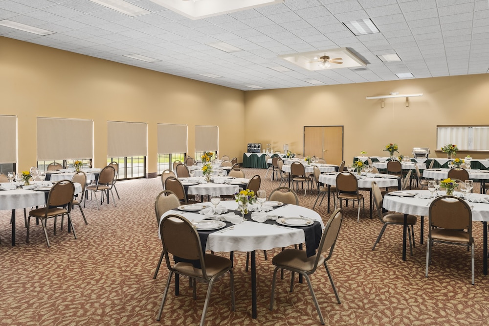 Bitterroot River Inn & Conference Center 48/56