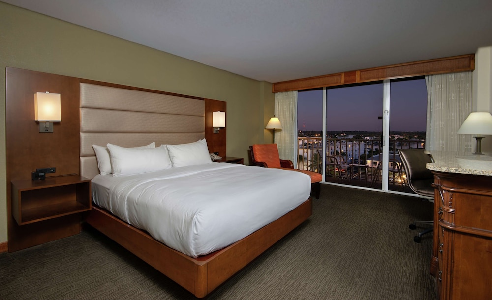 DoubleTree Beach Resort by Hilton Tampa Bay - North Redington Beach 19/59