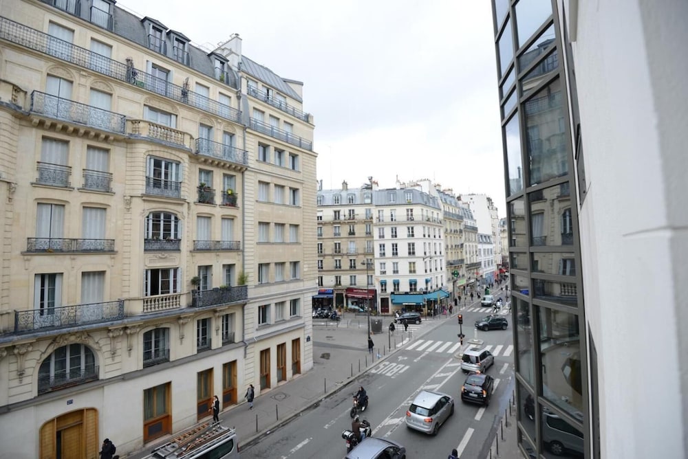 Hoteliere Lafayette 34/44
