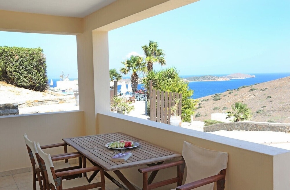 Sunrise Beach Suites 25/50