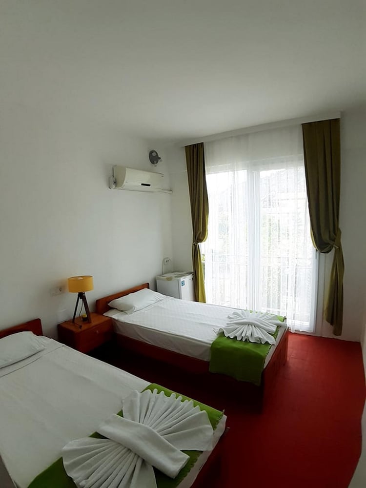 Caretta Caretta Hotel 8/41