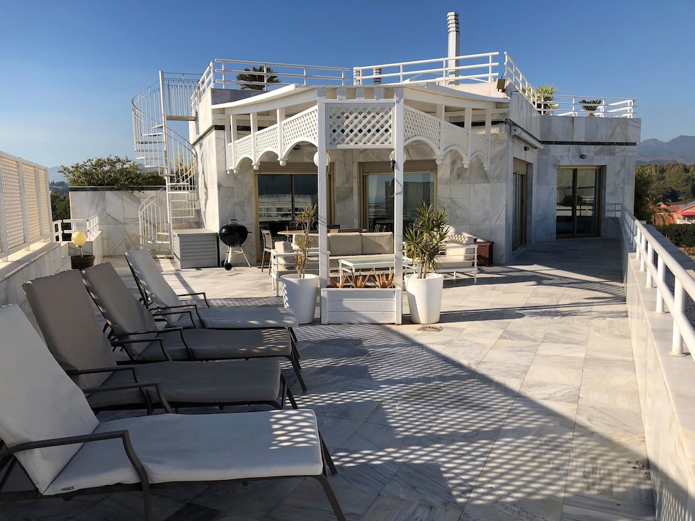 Coral Beach Aparthotel 71/77