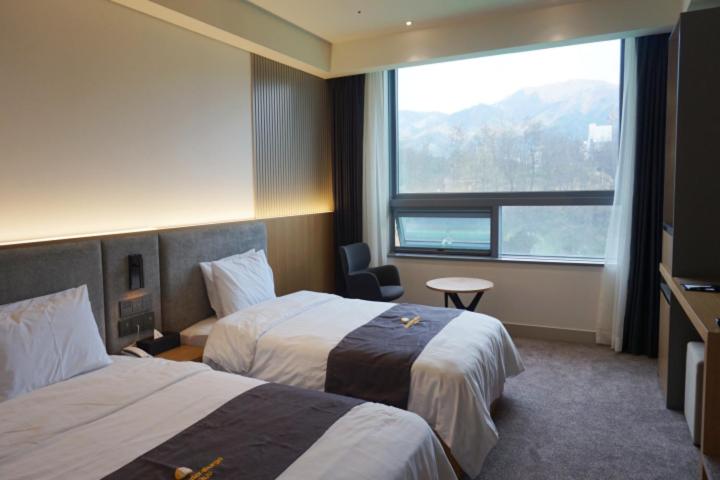 Deluxe, Twin Beds
