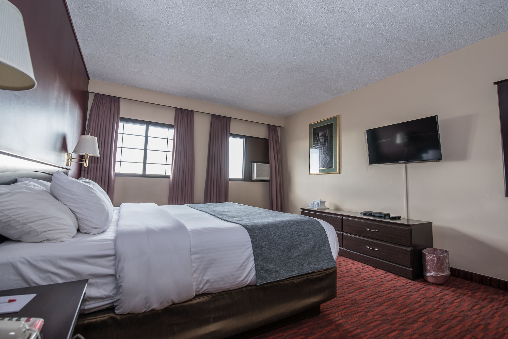 ROOM, KING BED