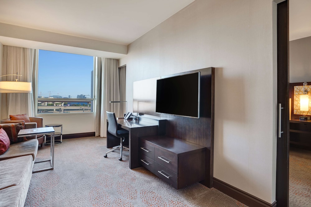 HILTON DALLAS/PLANO GRANITE PARK 59/88