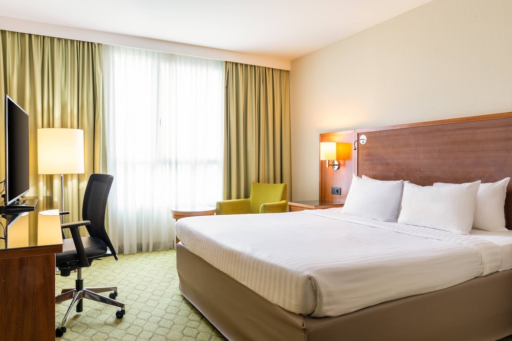 Courtyard By Marriott Paris Saint Denis 9/35