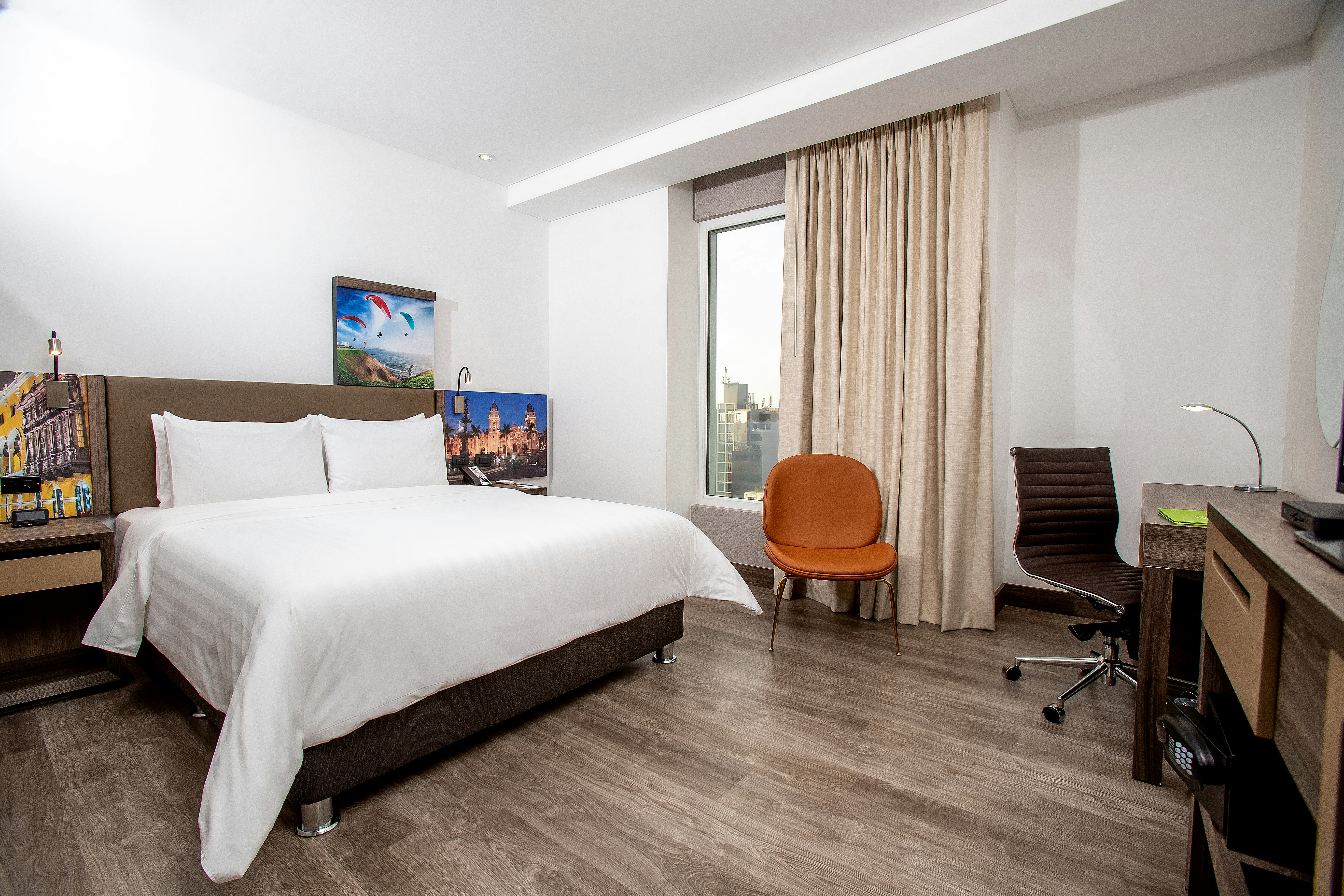 ROOM, QUEEN BED, ACCESSIBLE