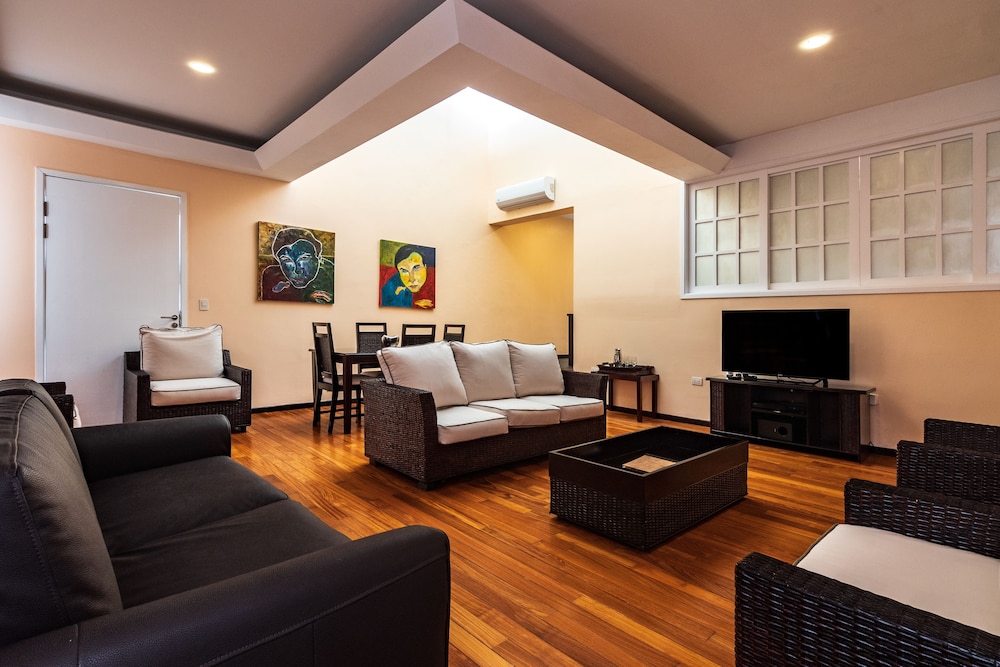 Gaia Hotel and Reserve 24/37