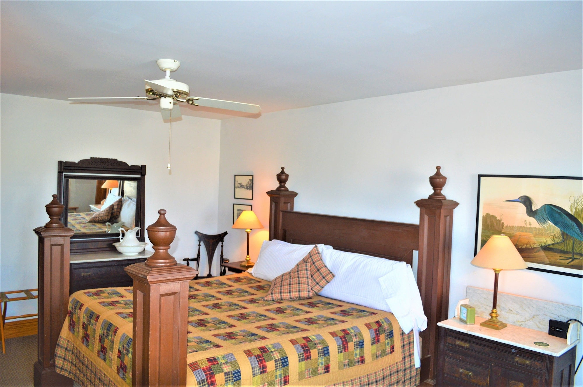 Signature, Single, King Bed, Bay View, Private Bathroom