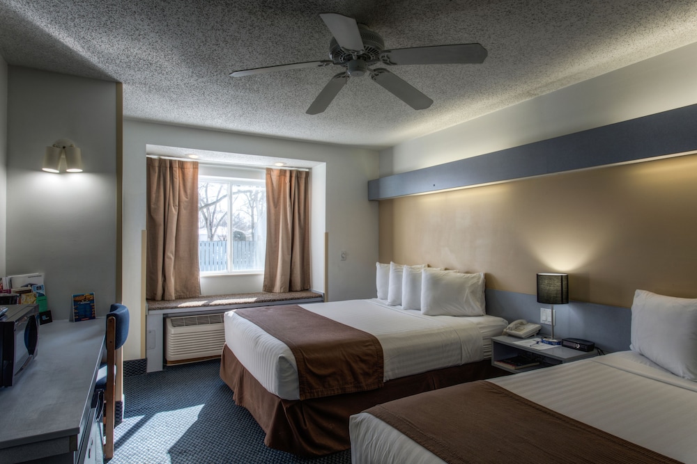 Quality Inn Mount Pleasant, MI 18/29