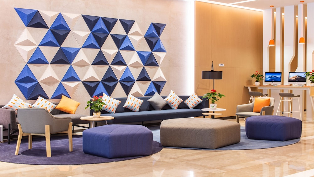 Holiday Inn Express Jiangmen Jianghai 45/79