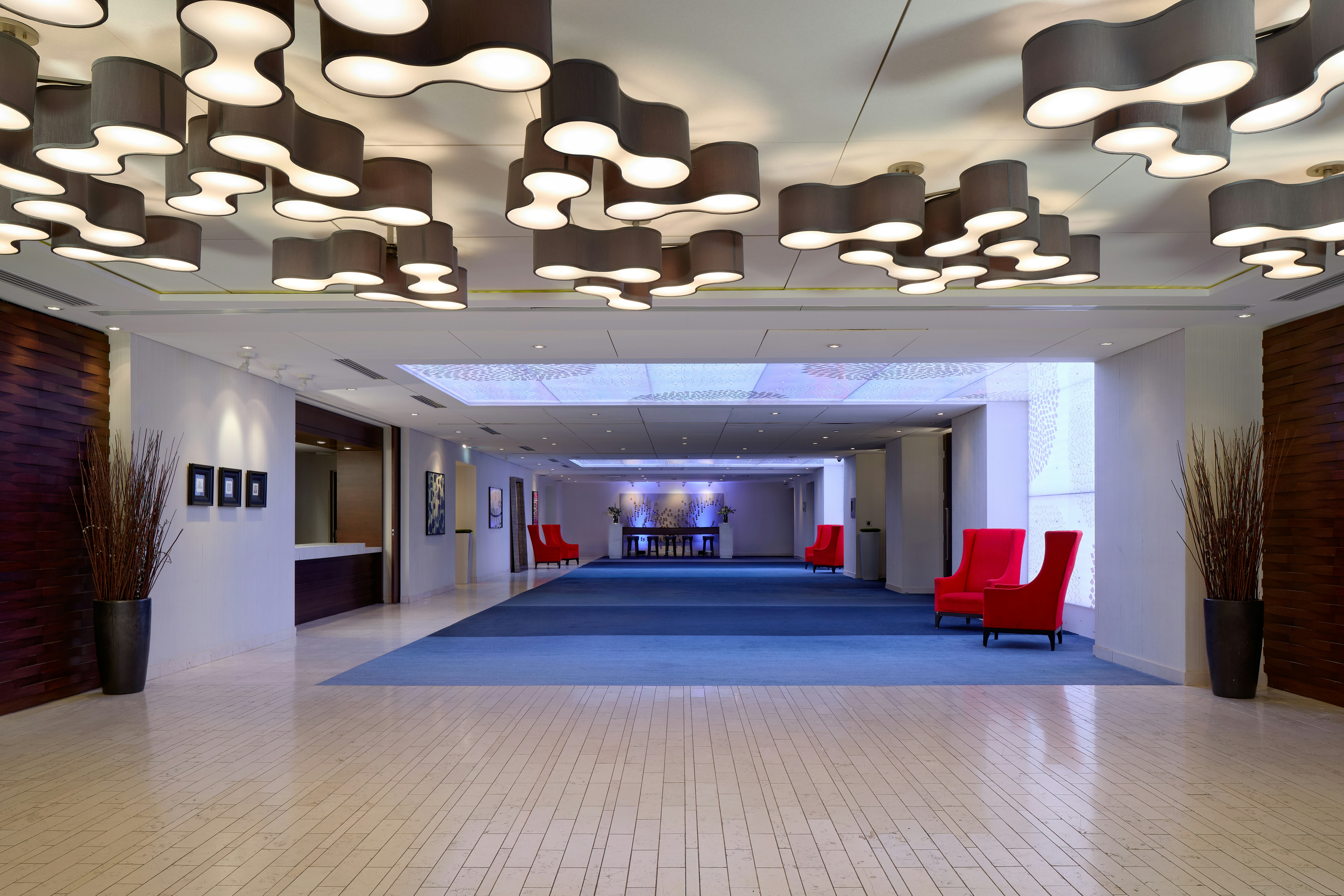 DoubleTree by Hilton Montreal 8/77