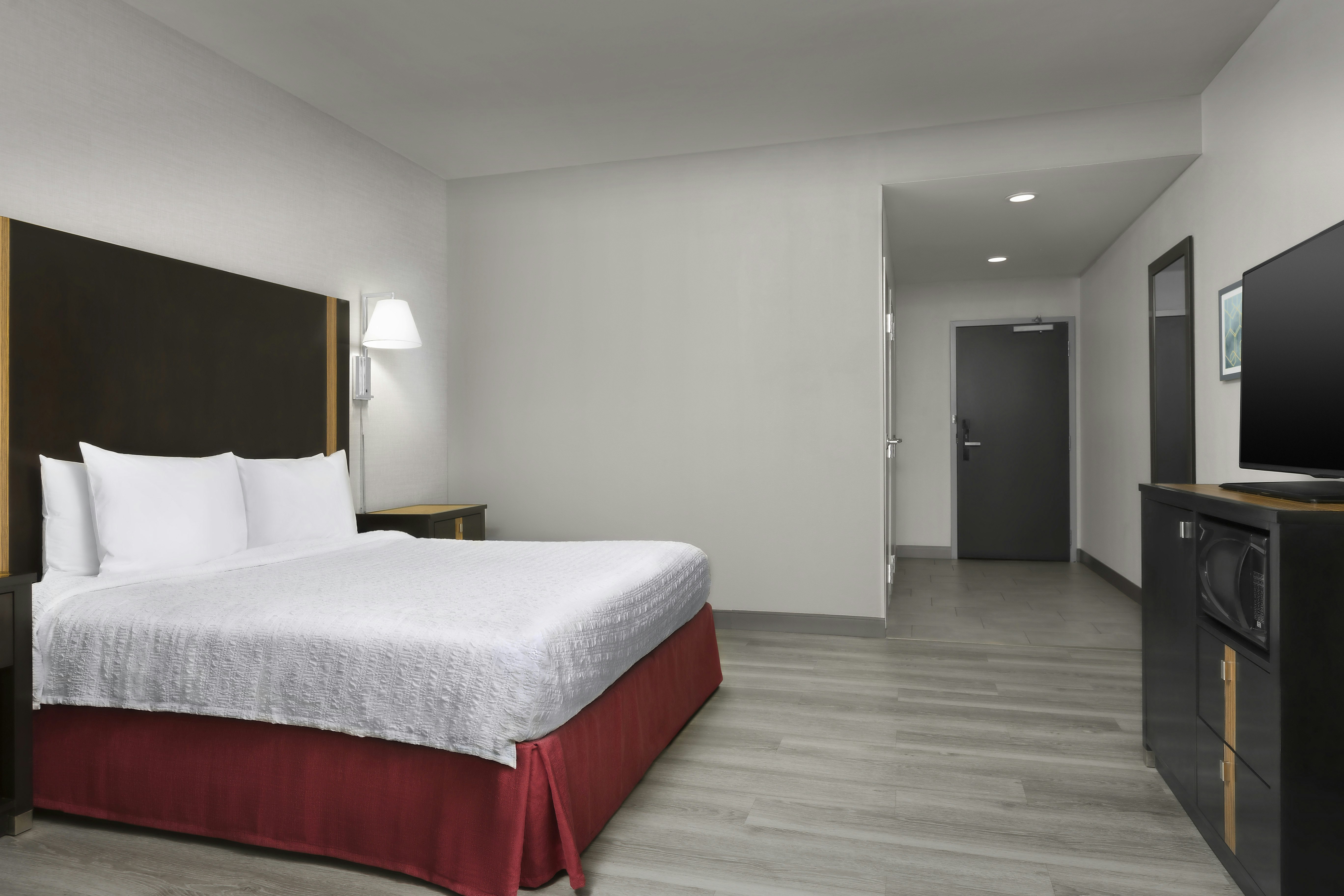 ROOM, KING BED, ACCESSIBLE