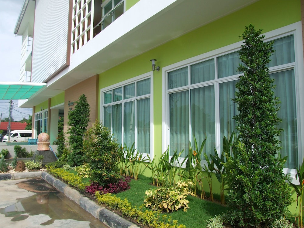 Rueanrimnam Hotel 4/47