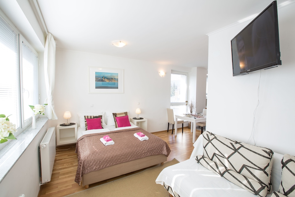 Bled Apartments 12/29
