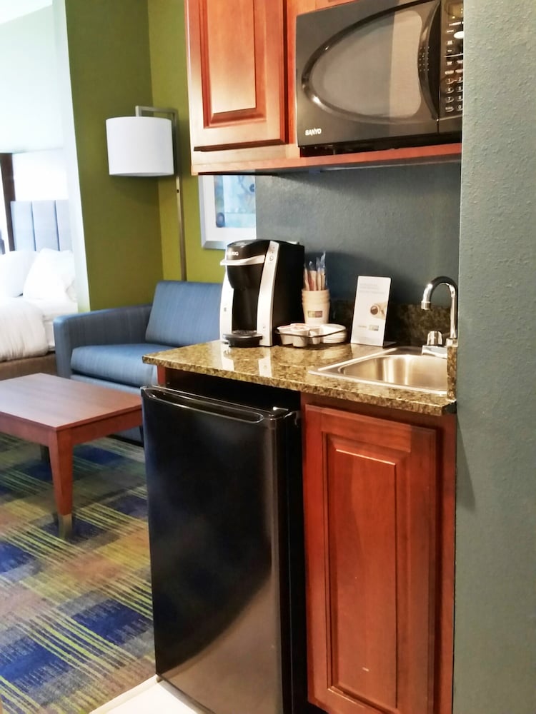 Holiday Inn Express Hotel And Suites Clifton Park 50/55
