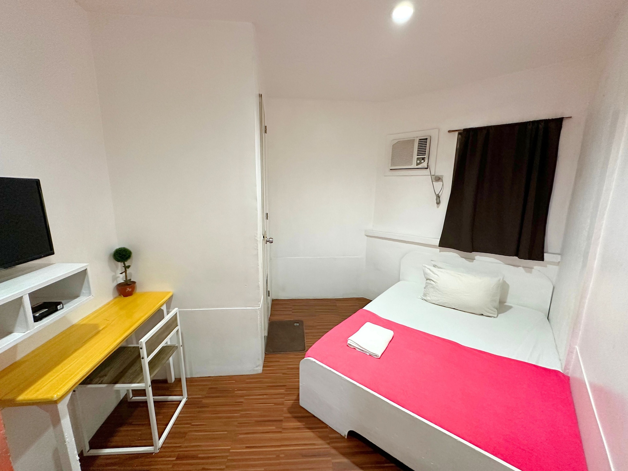 STANDARD, DOUBLE OR TWIN BED