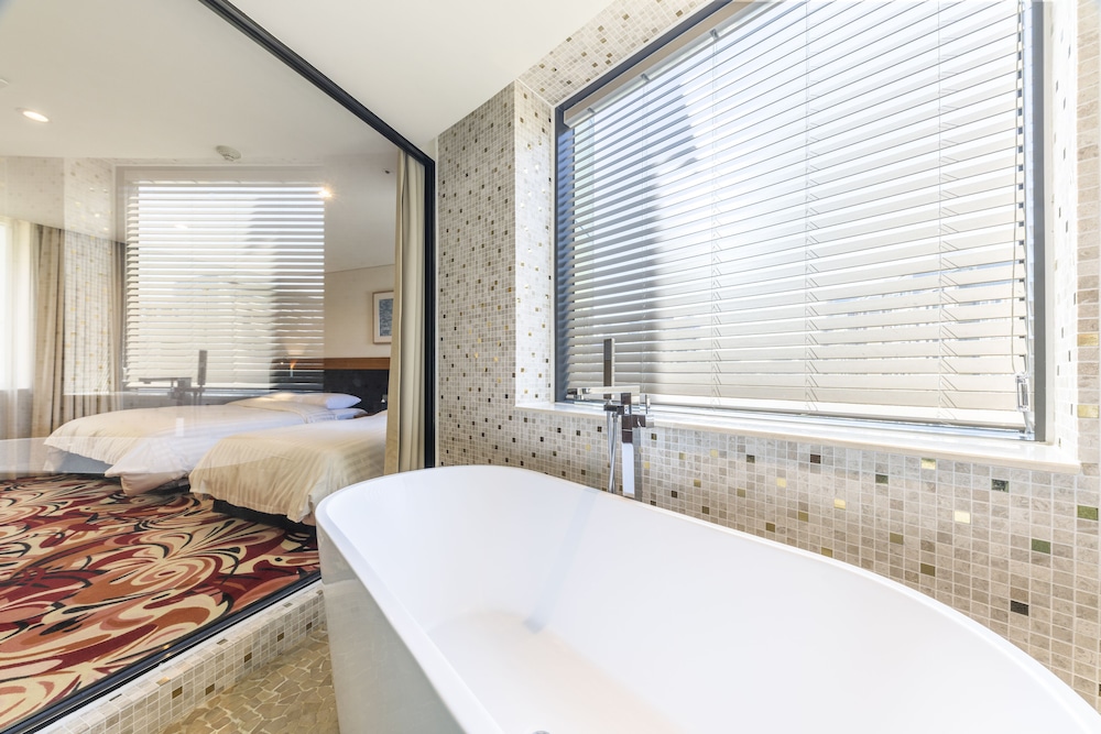 Shin Shin Hotel Jeju Airport (ex Hotel Kenny Story Premium Jeju Yeondong) 37/61