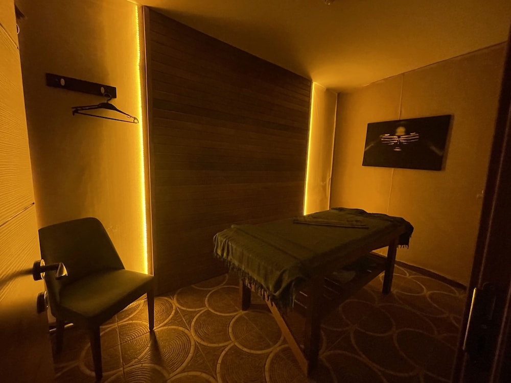 Le Luxe Suites Hotel & Spa 34/50