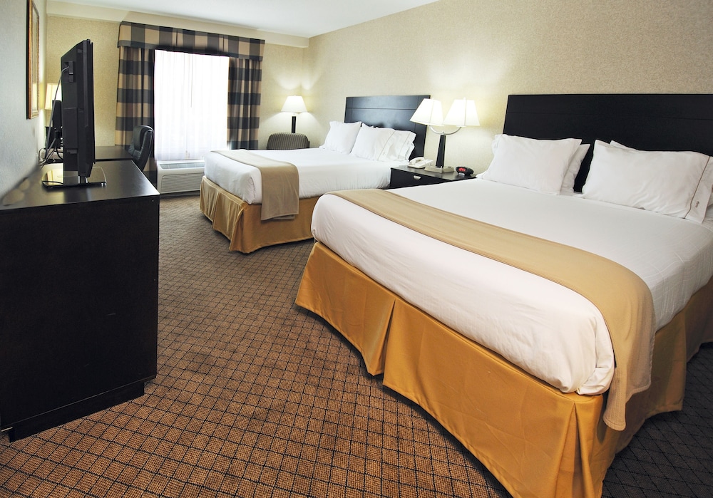 Holiday Inn Express Halifax Airport 25/65