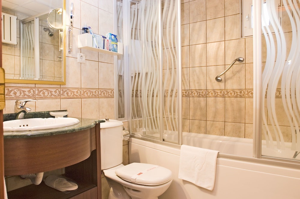 Best Hotel 7/54