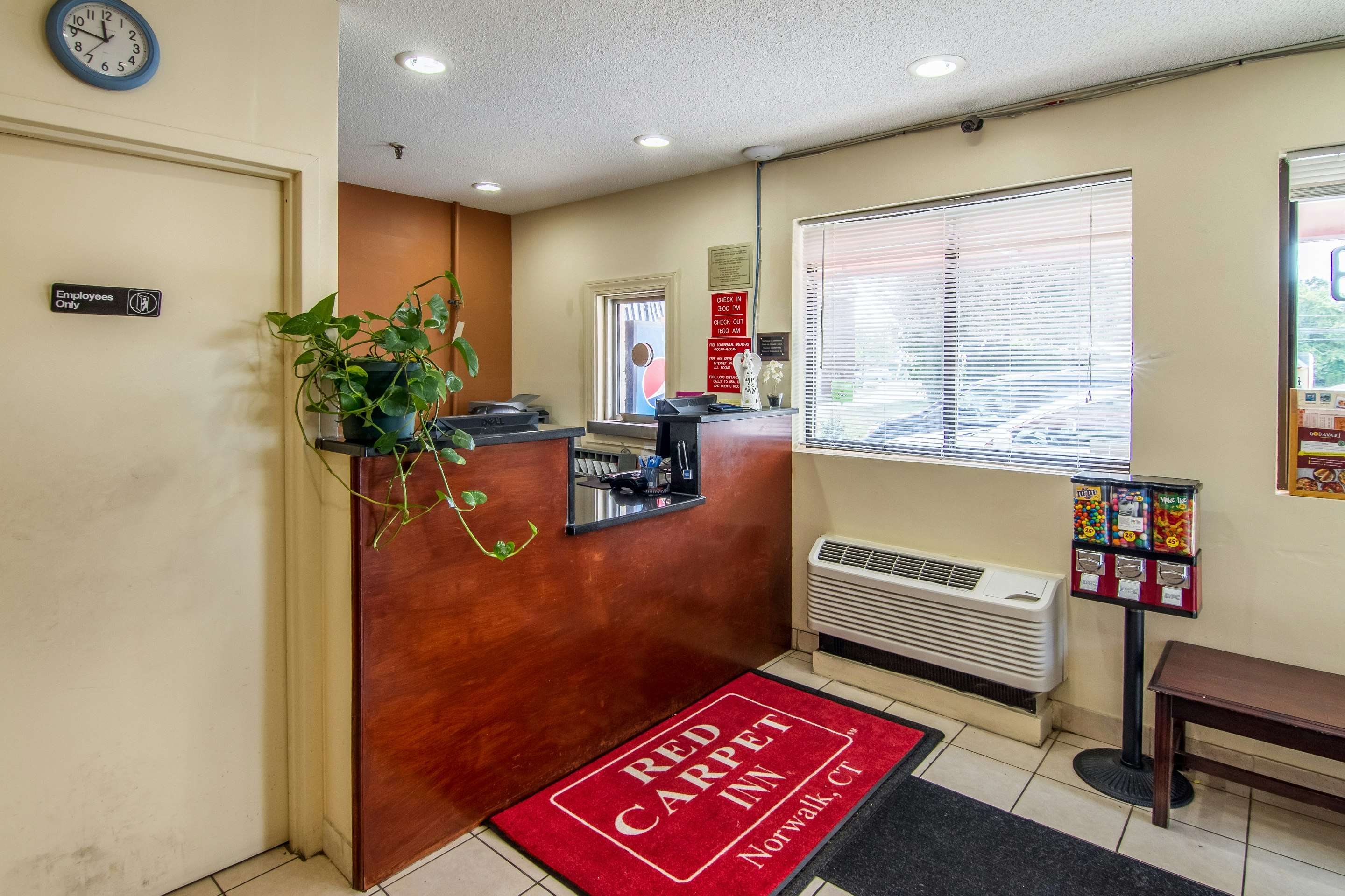 Red Carpet Inn Norwalk CT 3/45