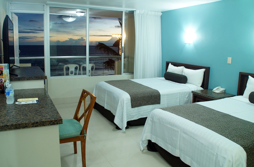 Don Pelayo Pacific Beach Hotel 14/69