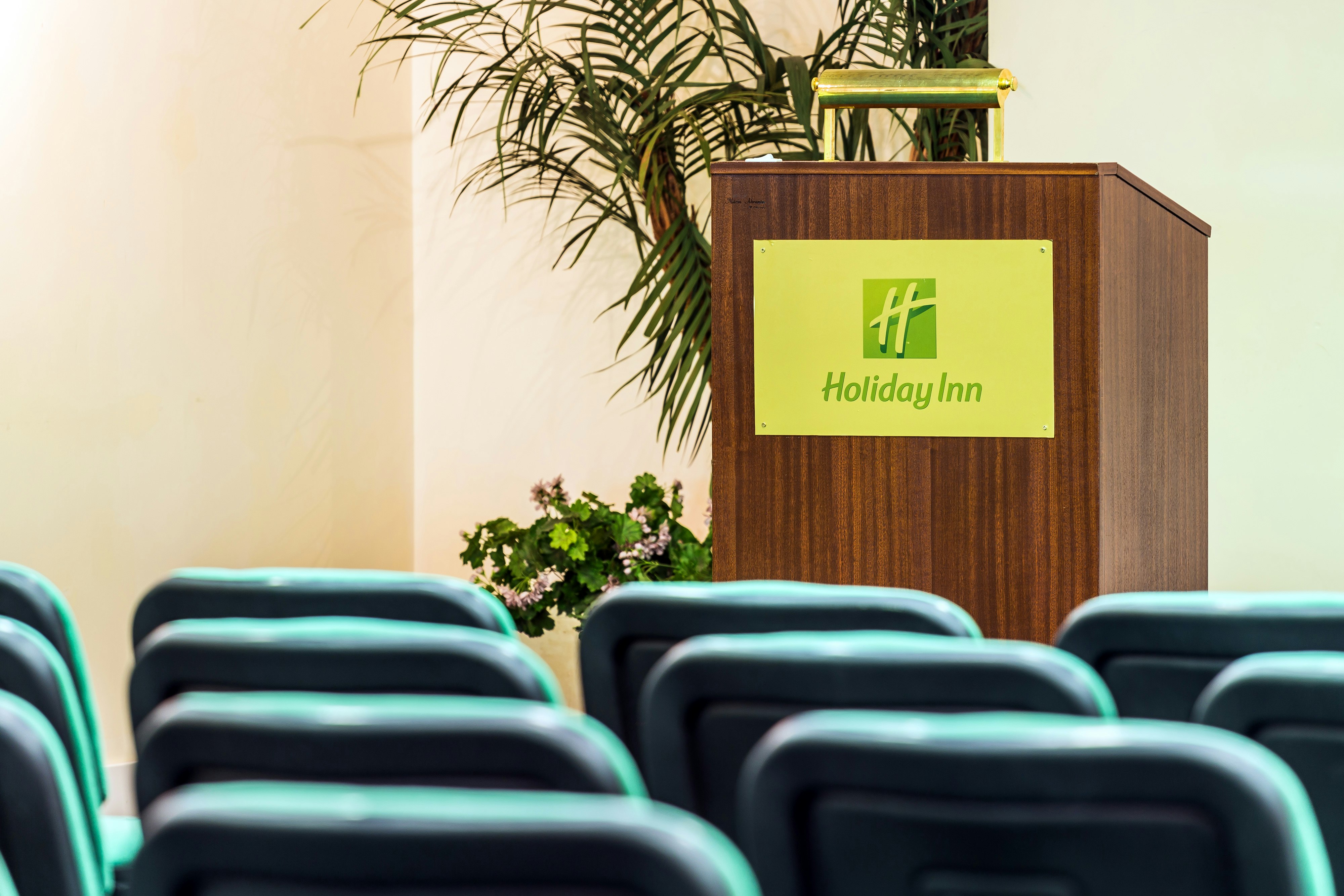 Holiday Inn Lisbon 17/77