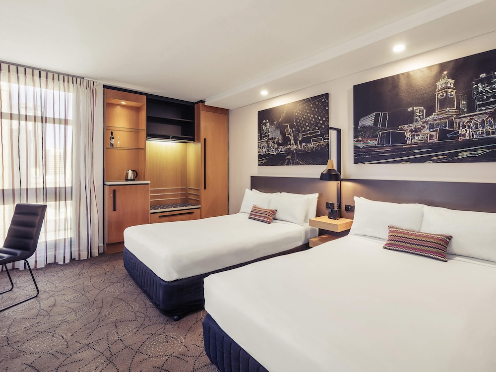Mercure Brisbane King George Square 24/73