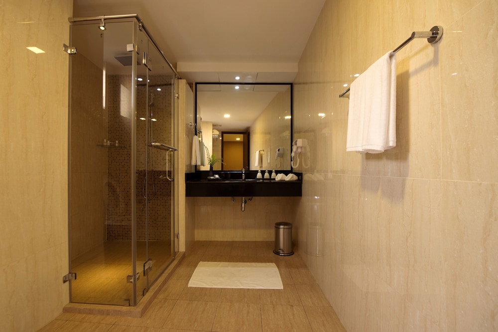 Champa Central Hotel 11/60