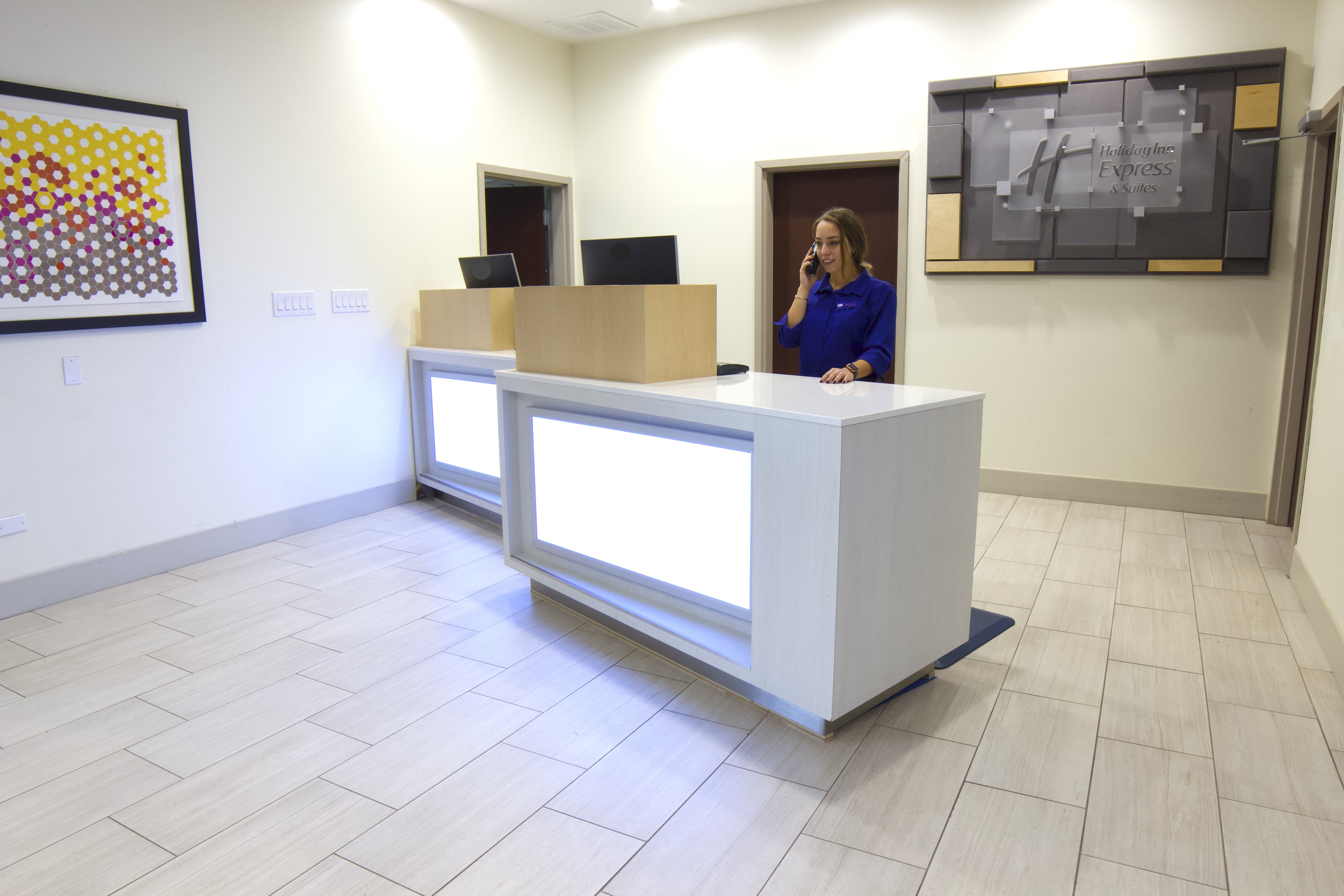 Holiday Inn Express Hotel & Suites Seguin 6/49