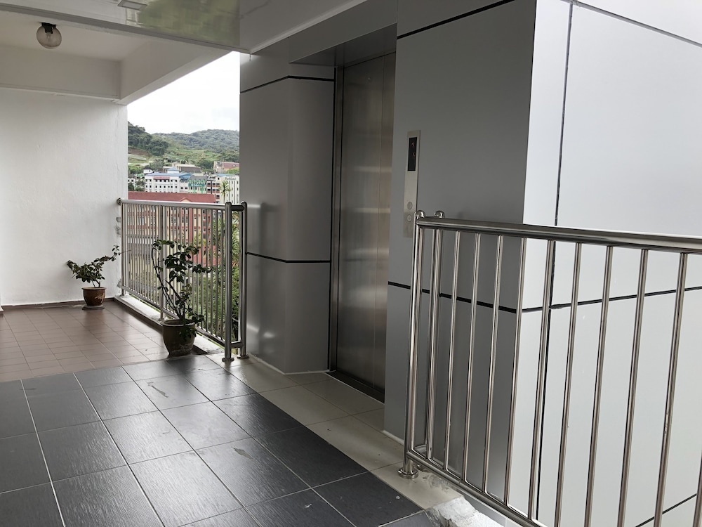 Parkland Apartment 20/34