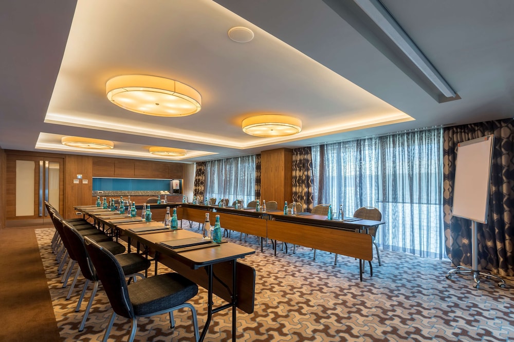 Golden Tulip Istanbul Bayrampasa 41/50