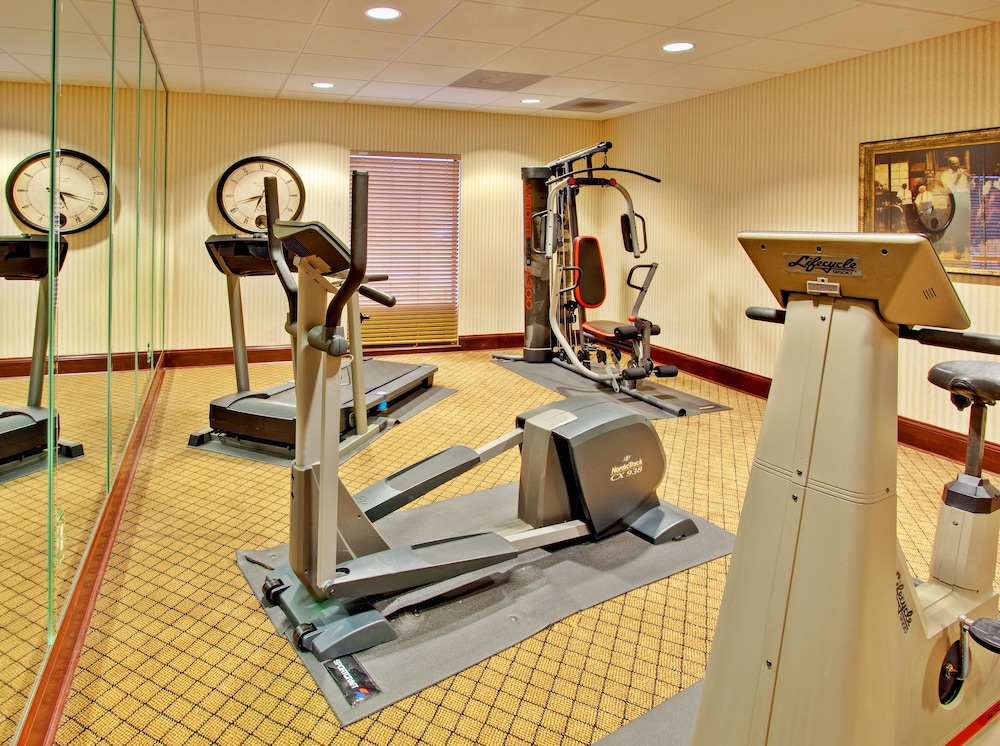 Holiday Inn Express Suites Greenwood 40/66