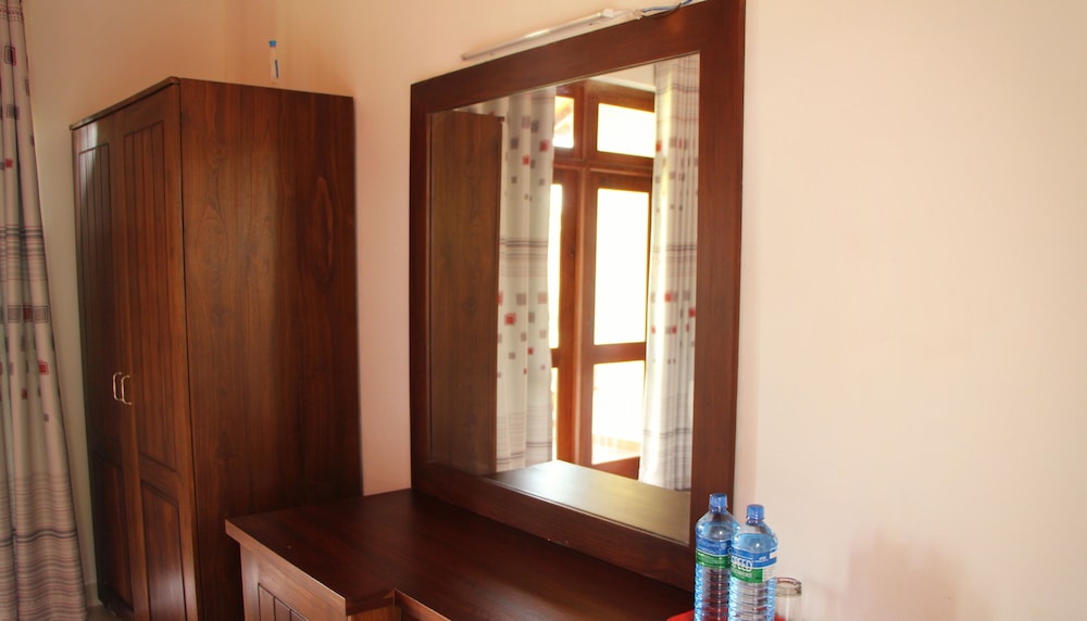 Airport Villa 32/57