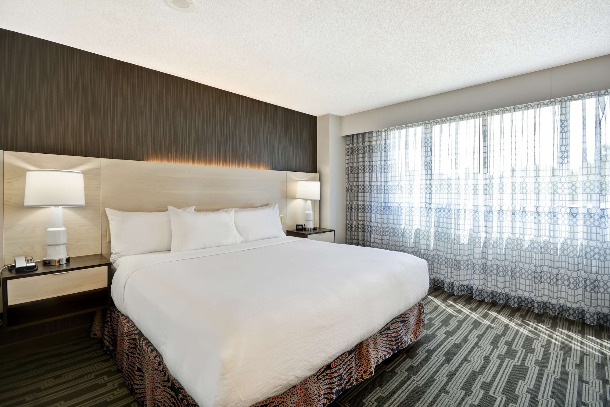 PREMIUM, SUITE, KING BED, ACCESSIBLE