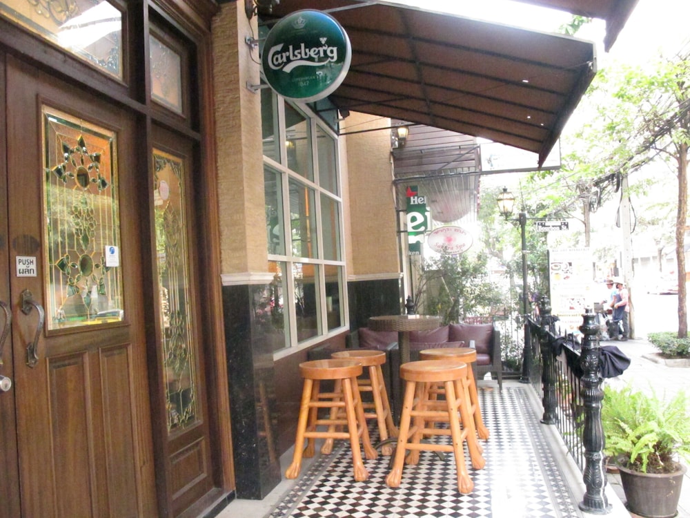 BOURBON ST BOUTIQUE HOTEL 25/35